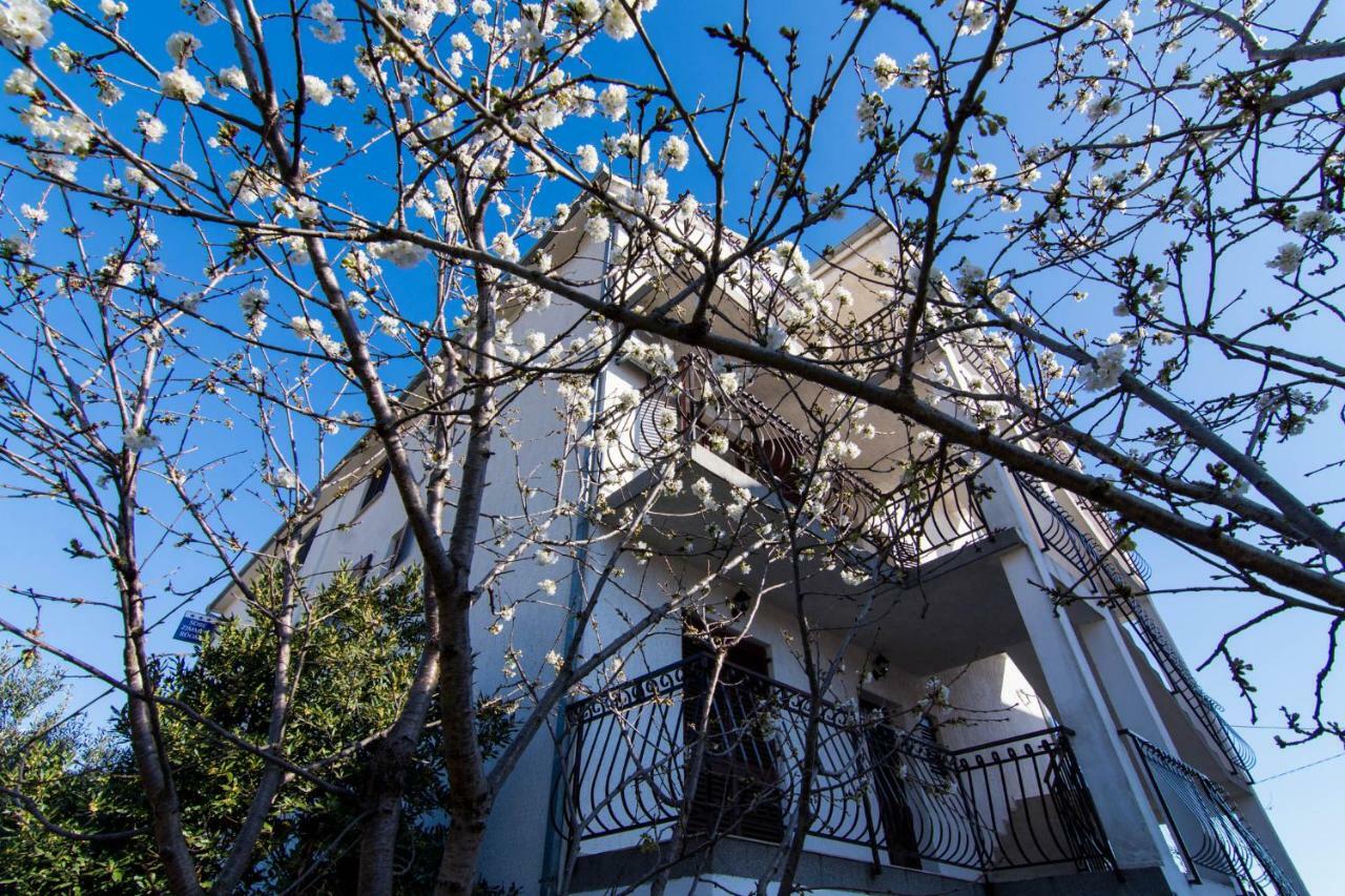 Apartments Jozic Seget Vranjica Exterior foto