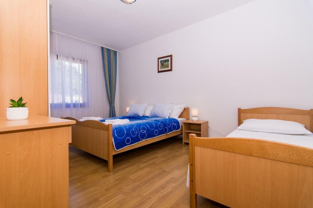 Apartments Jozic Seget Vranjica Exterior foto